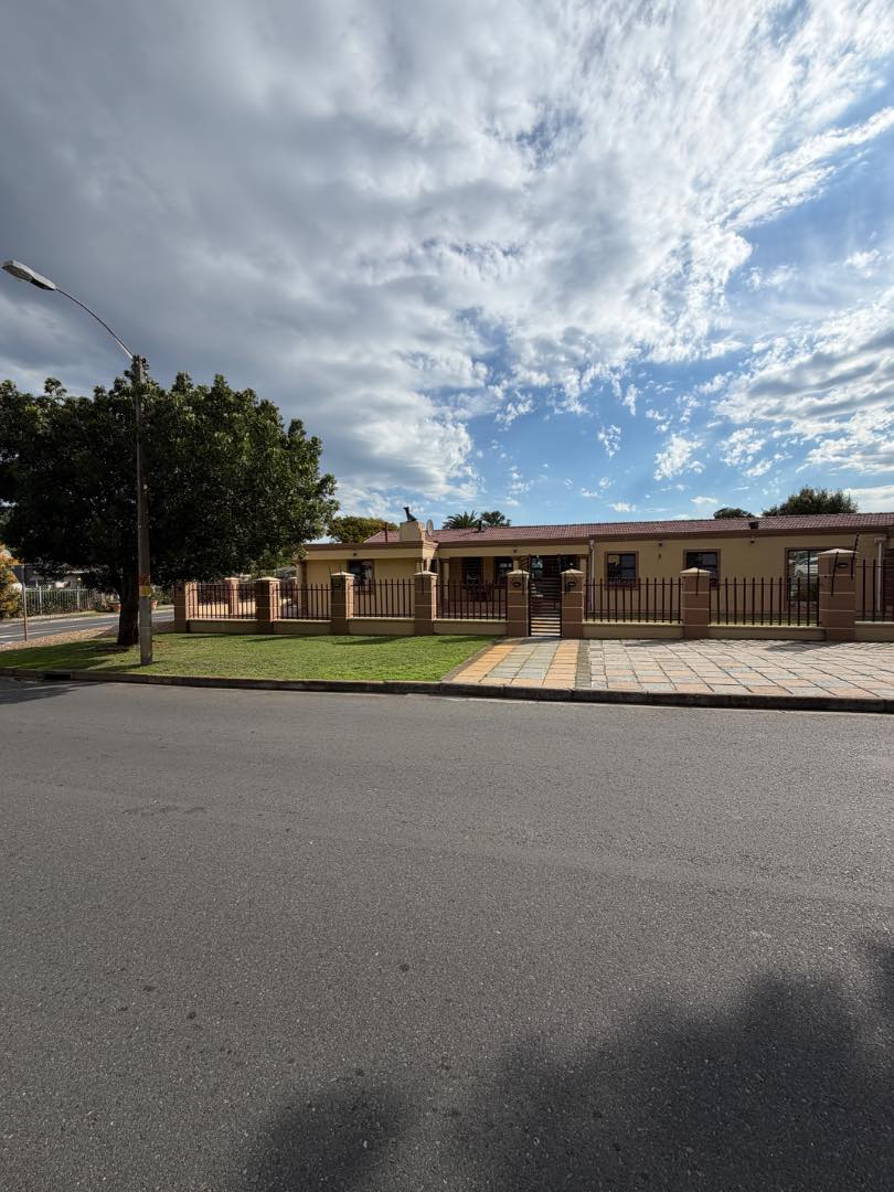 5 Bedroom Property for Sale in Elim Western Cape